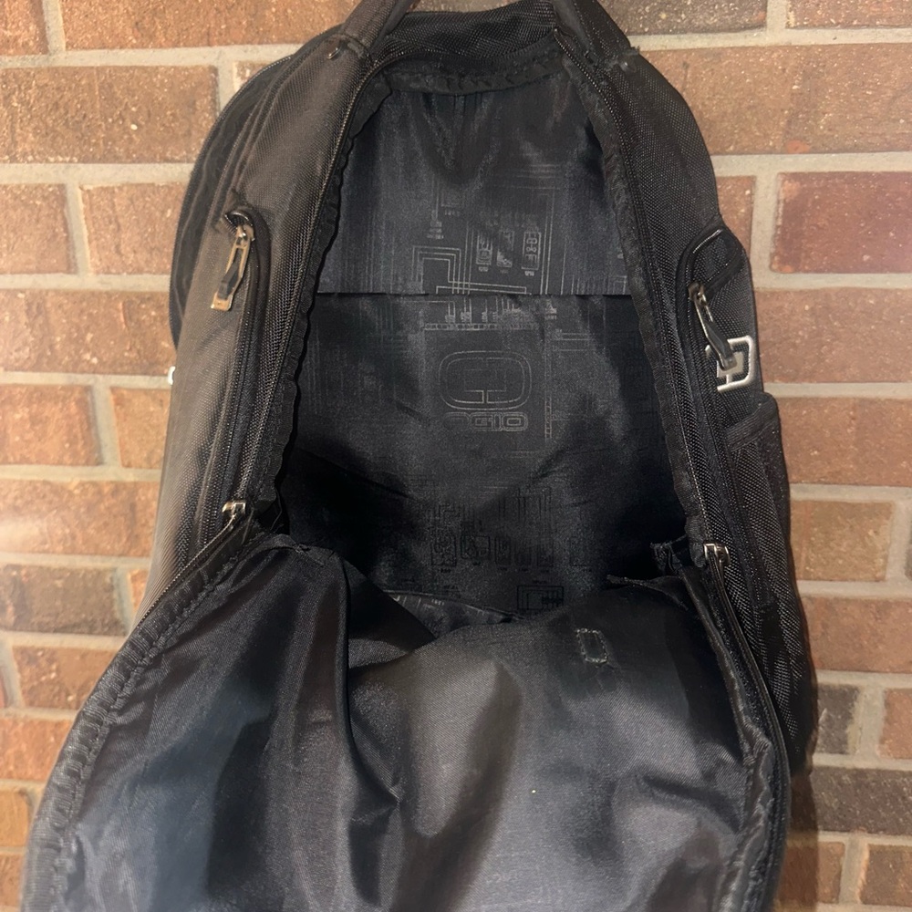 Ogio Black And Gray Backpack - image 6